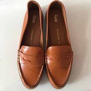 ❌SOLD❌ GAP leather penny loafers
